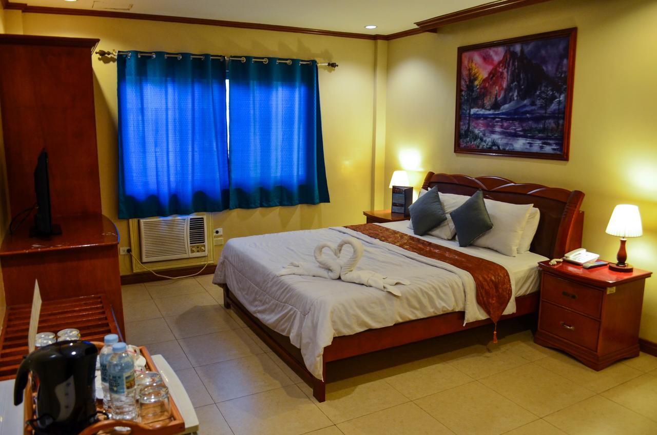 Subic Waterfront Resort And Hotel Exterior photo