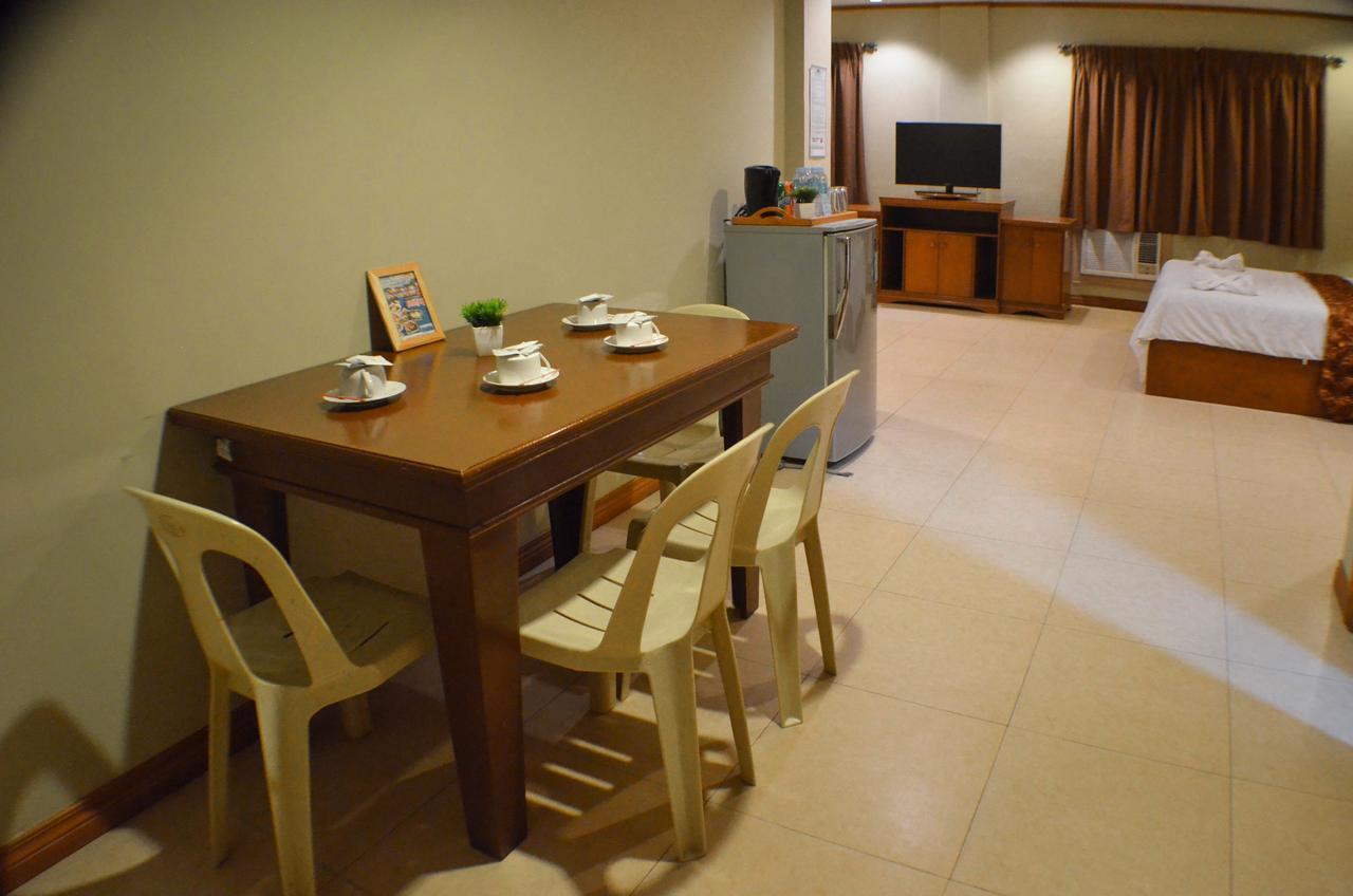 Subic Waterfront Resort And Hotel Exterior photo