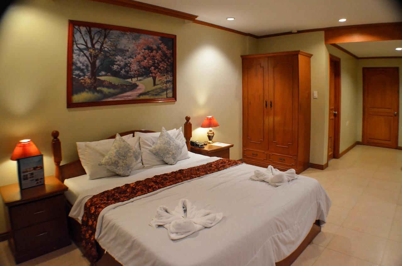 Subic Waterfront Resort And Hotel Exterior photo