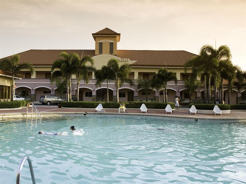 Subic Waterfront Resort And Hotel Exterior photo